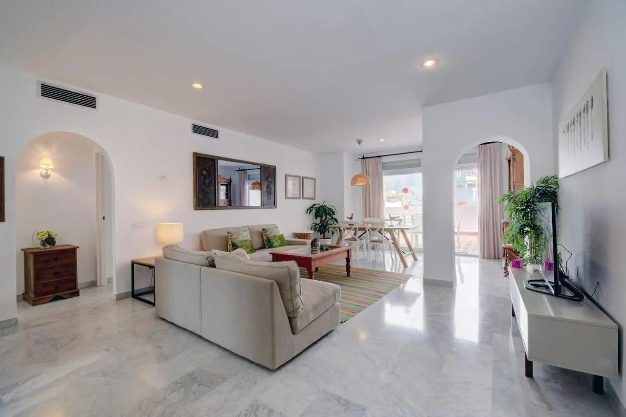 Spacious, Fresh And Fantastic Views Apartment Marbella